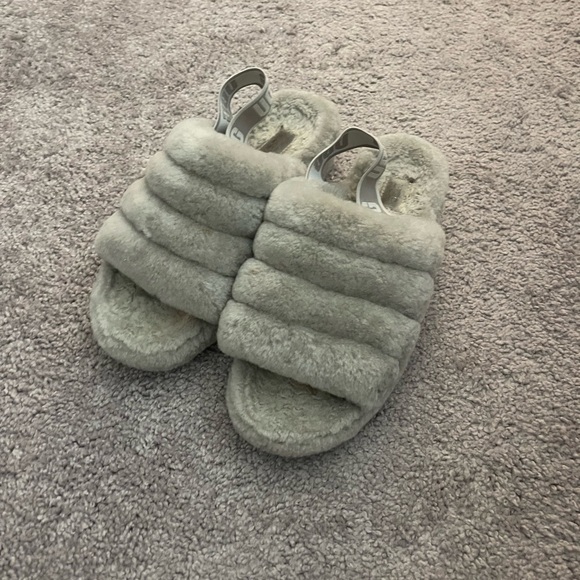 UGG women’s fluff yeah slipper - Picture 4 of 7